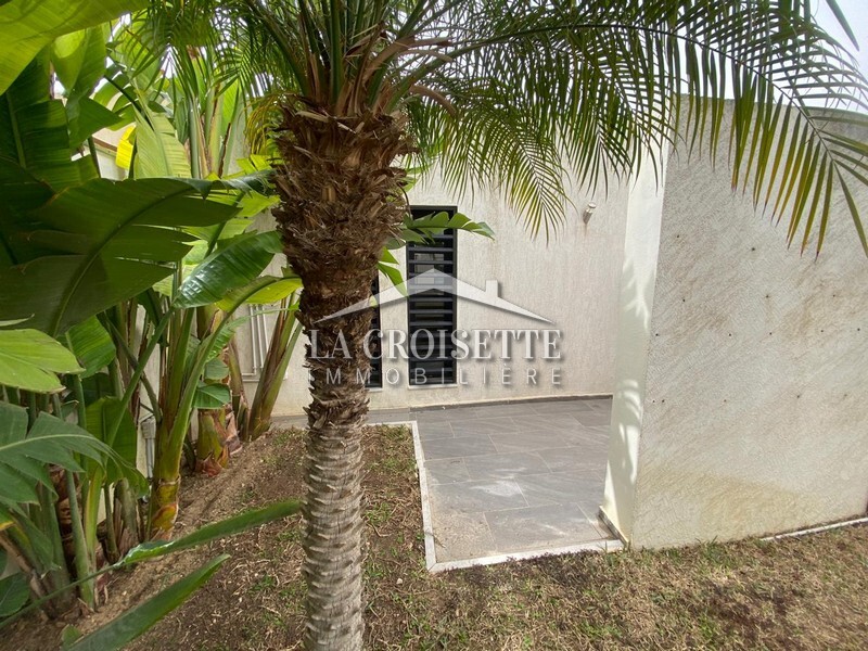 Villa S+3 avec piscine et studio indépendant à La Soukra